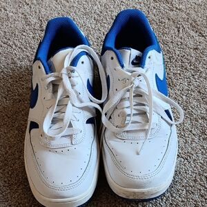 Nike Men’s White and Royal Blue Low-Top Sneakers
